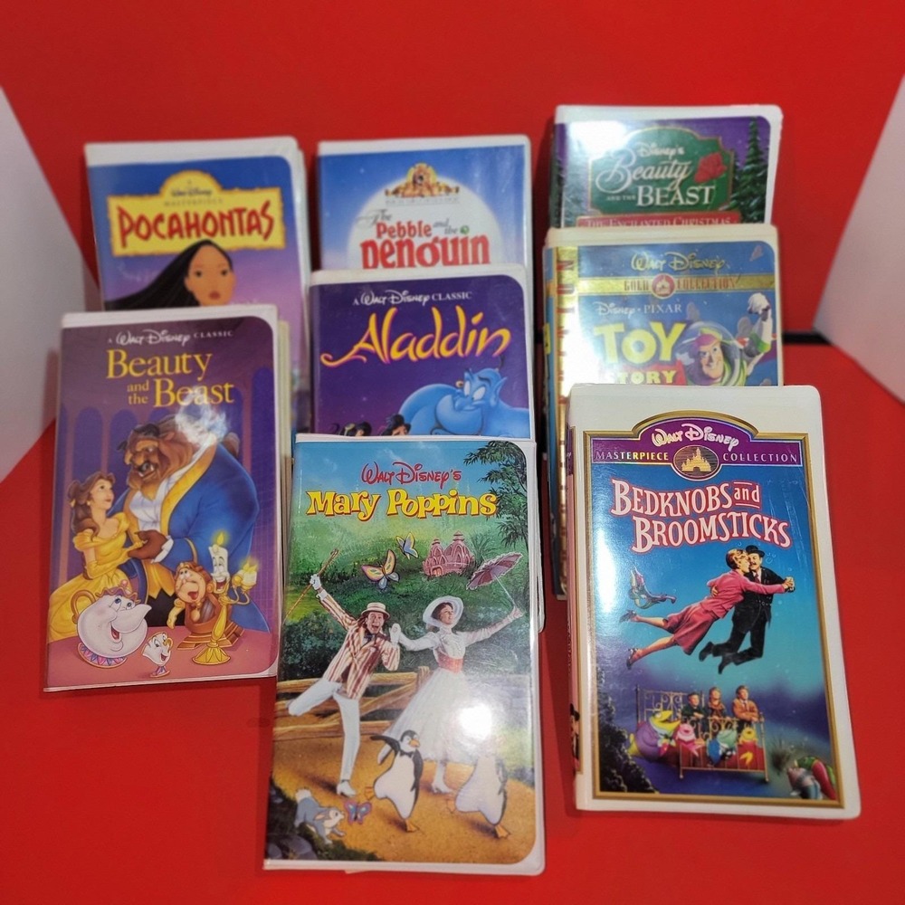 Lot of 8 Disney VHS Movies Toy Story Aladdin Beauty Beast Mary Poppins Clamshell